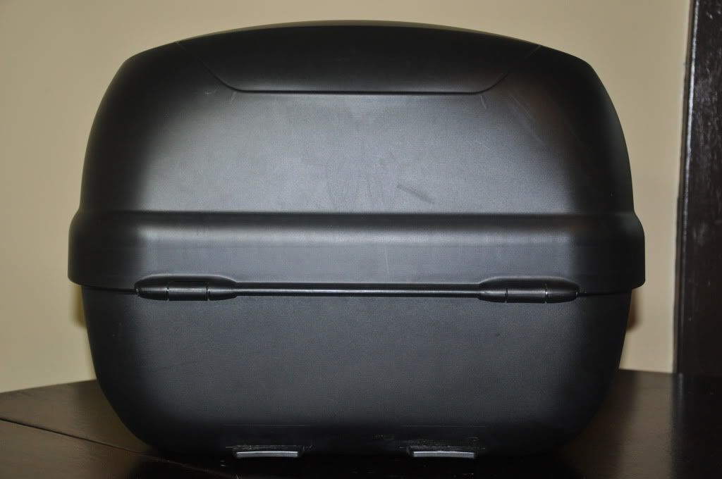 http://i1165.photobucket.com/albums/q585/sprk_sprd/Givi%20Monolock%20E30%20Tour%20Top%20Case/DSC_0006.jpg