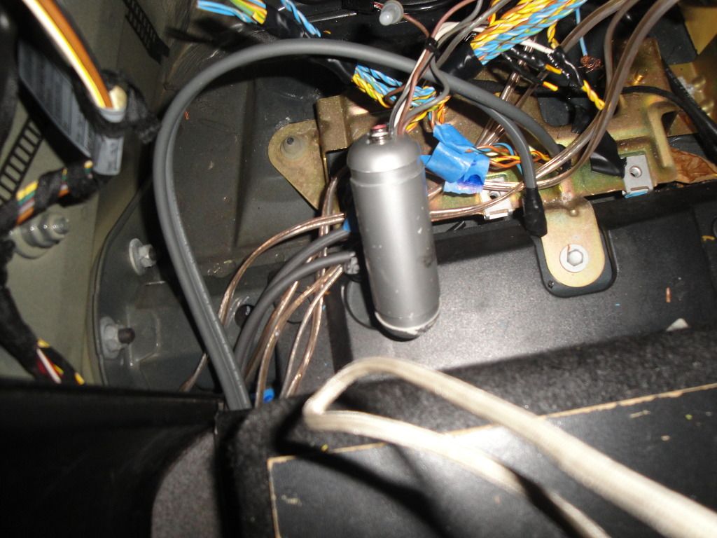 What am I doing wrong?! Amp wont turn on!! Pictures inside!