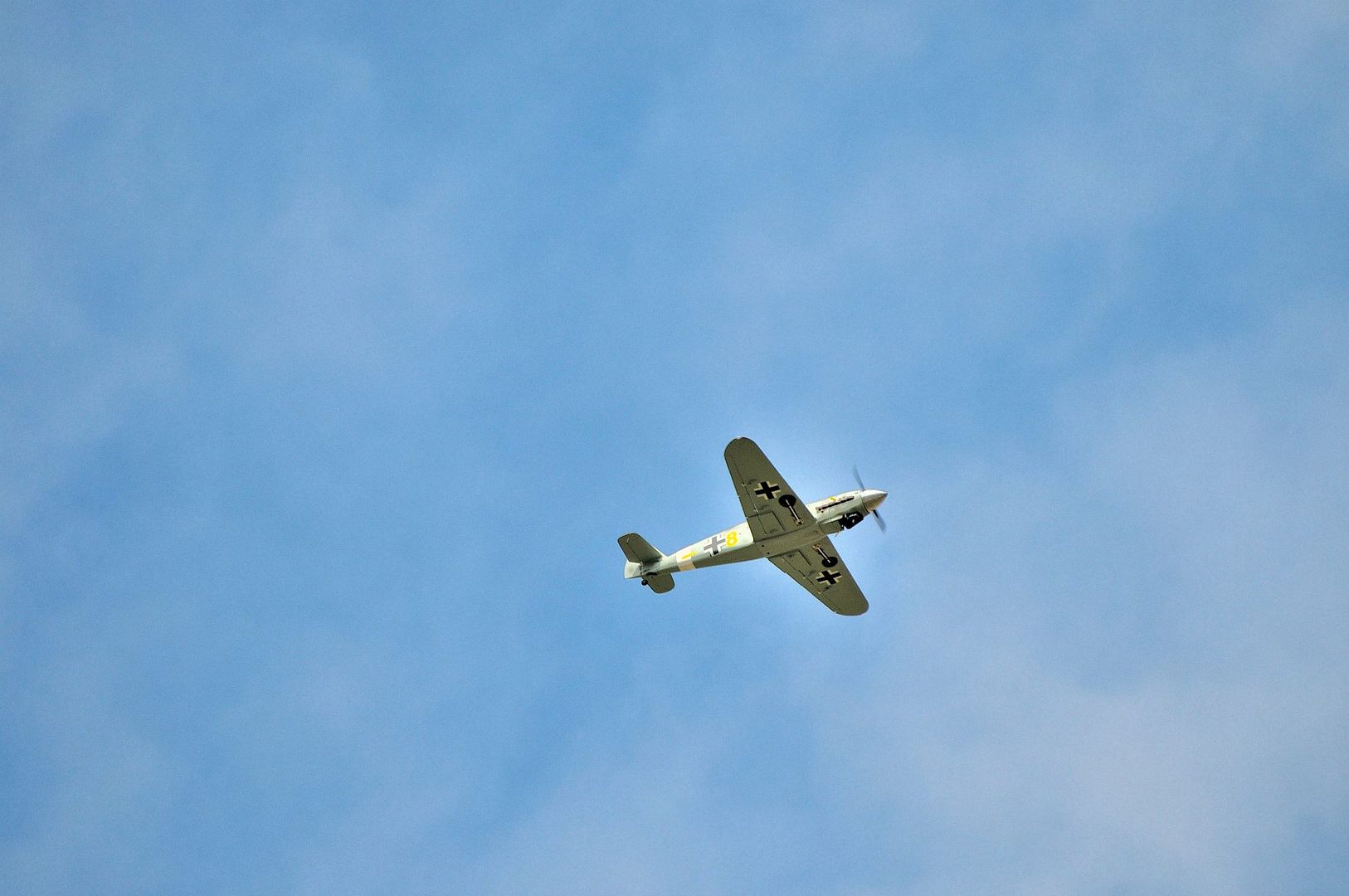 10321169_794410963933656_316161730446975