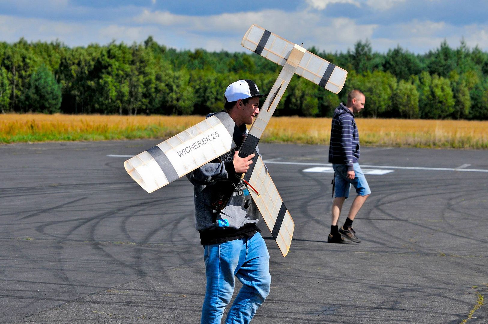 10353376_794408417267244_749935843772657