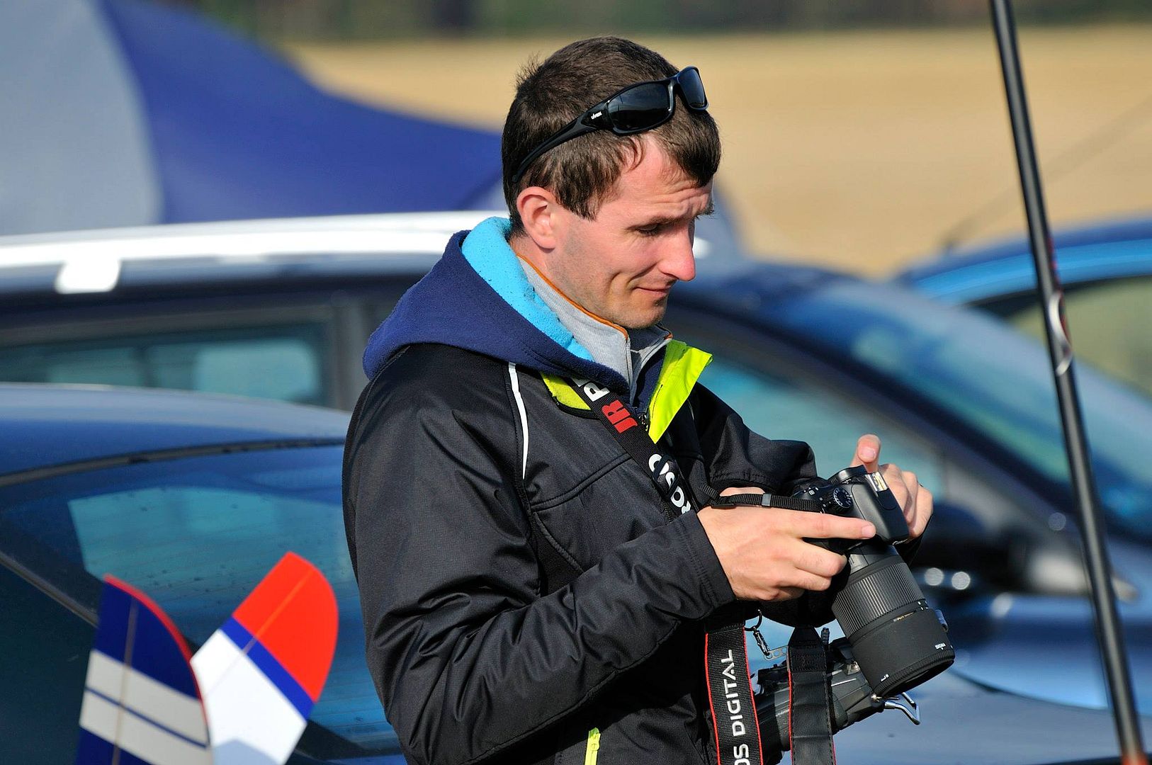 10446139_794410693933683_556319080337279