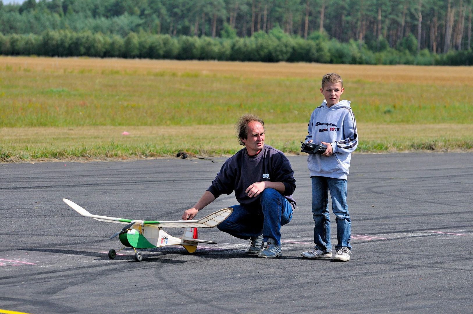 10454371_794410800600339_701253740951057