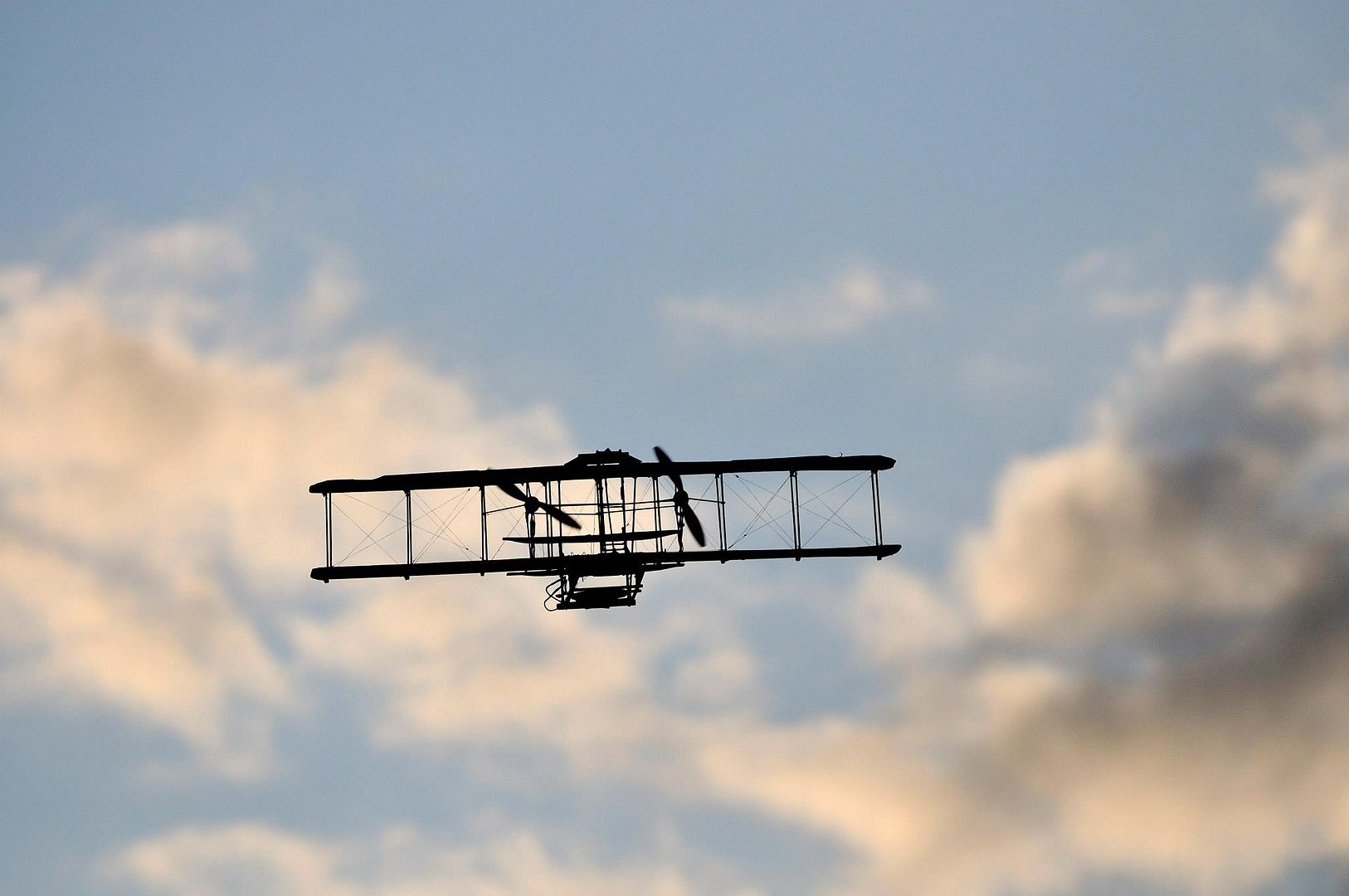 10495101_794410267267059_667838258901588