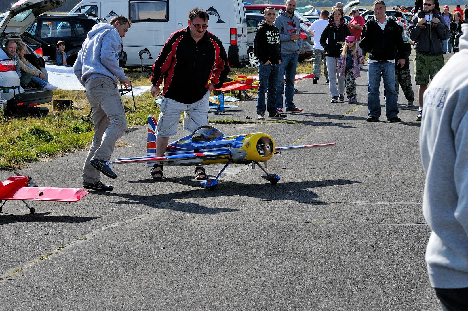 10514172_794409623933790_850757016252034