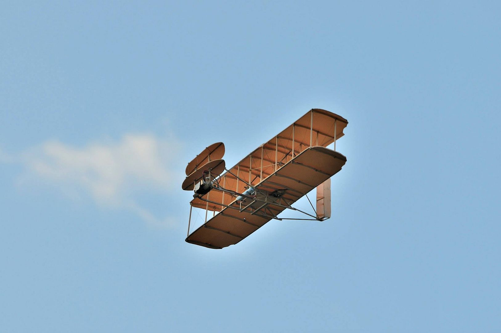 10519705_794410453933707_790197892916526