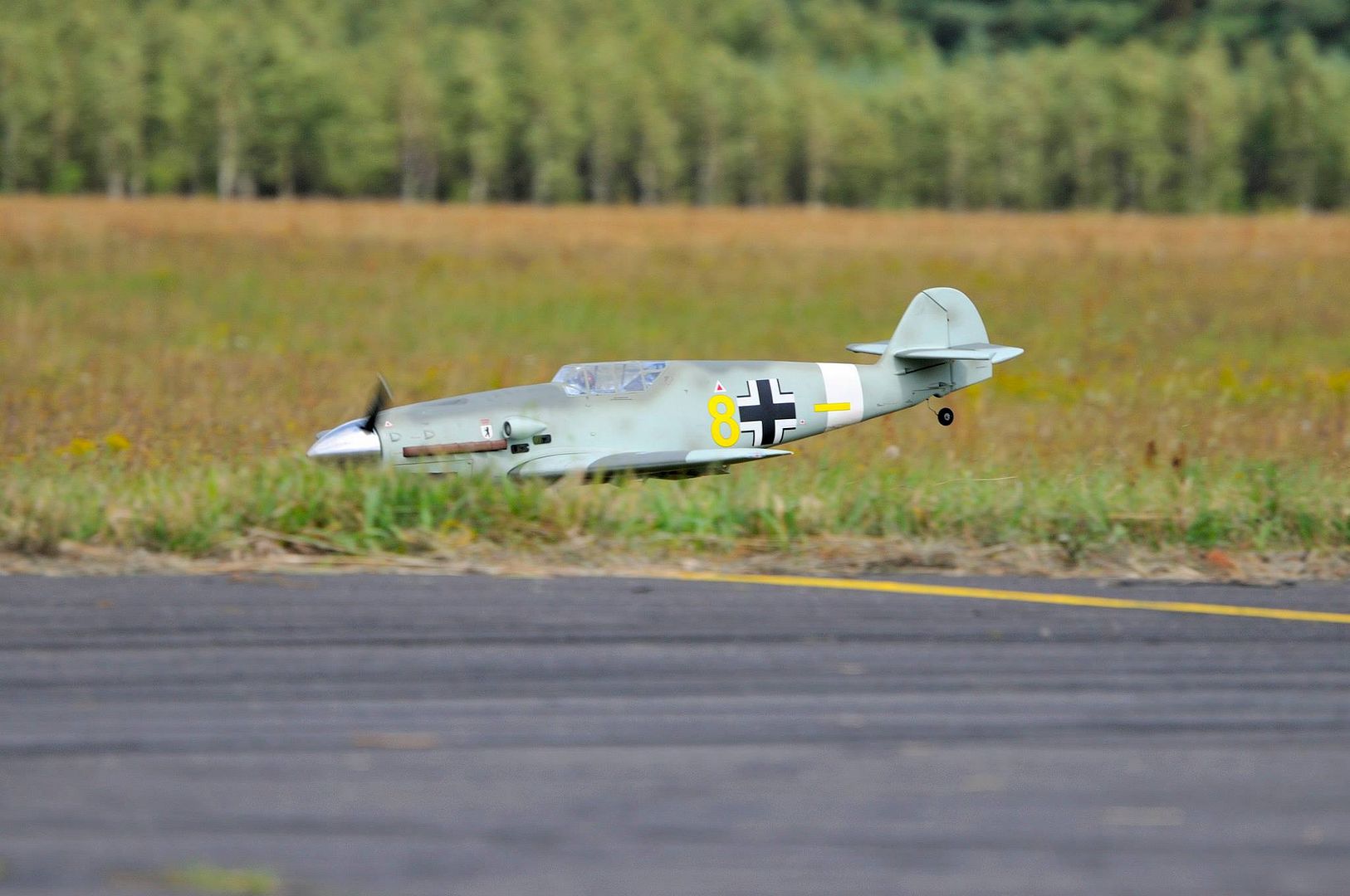 10560517_794411083933644_517760597488137