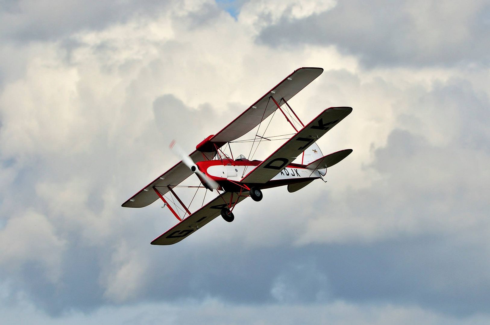 10623477_794409297267156_294847790069786