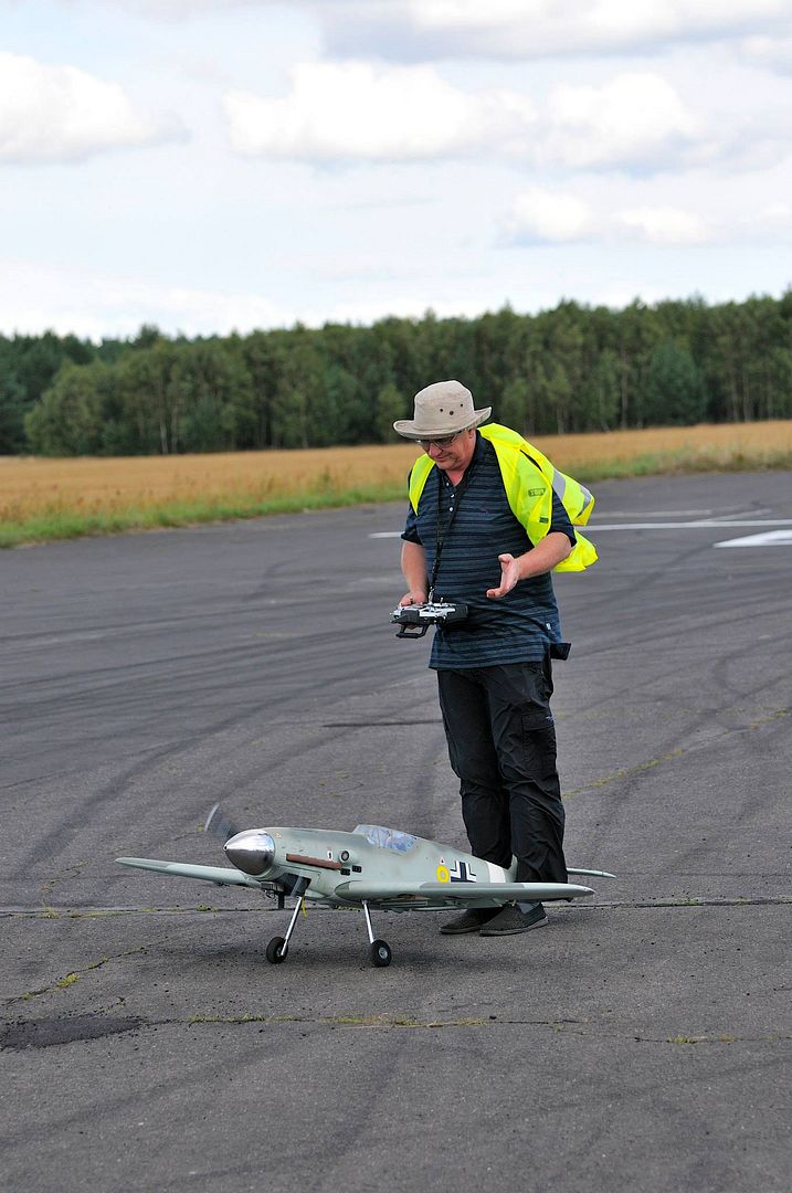 1890502_794409860600433_6453312225507283