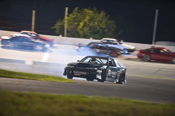 http://i1165.photobucket.com/albums/q592/getloosedrift/2011%20drift/DSC_7167.jpg