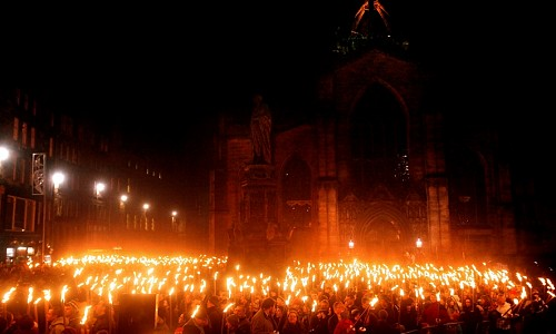 procesioacutendelasantorchas_zpsd10ae057
