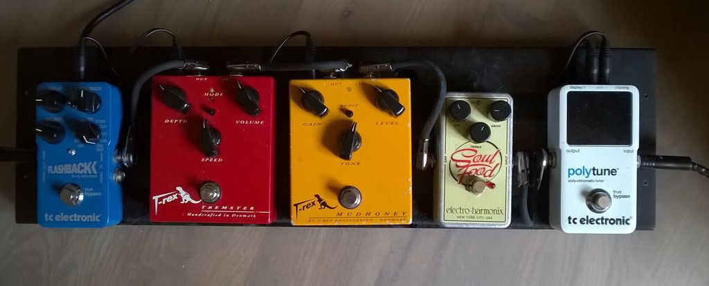 pedalboard-july2016_zpseub8ufob.jpg